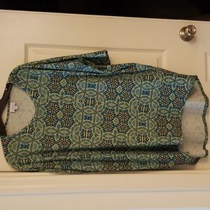 LulaRoe Oversized Small Short Sleeve Top